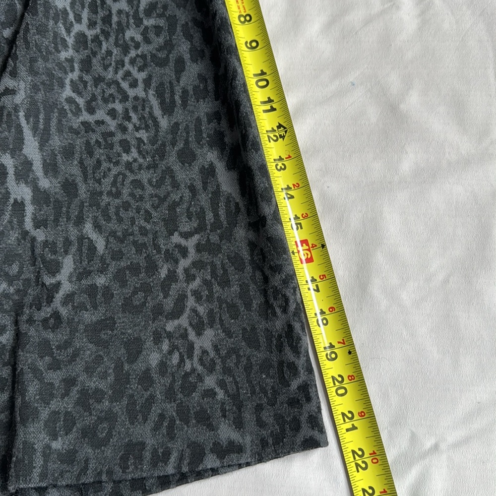 Studio point Leopard Print Gray Skirt‎ size 6 - Picture 9 of 9